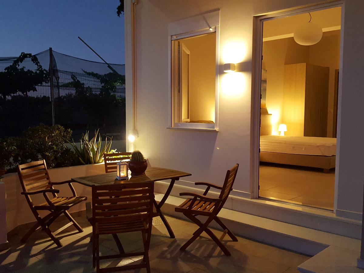 Minimalistic Apartment Near The Sea Guwes Zewnętrze zdjęcie